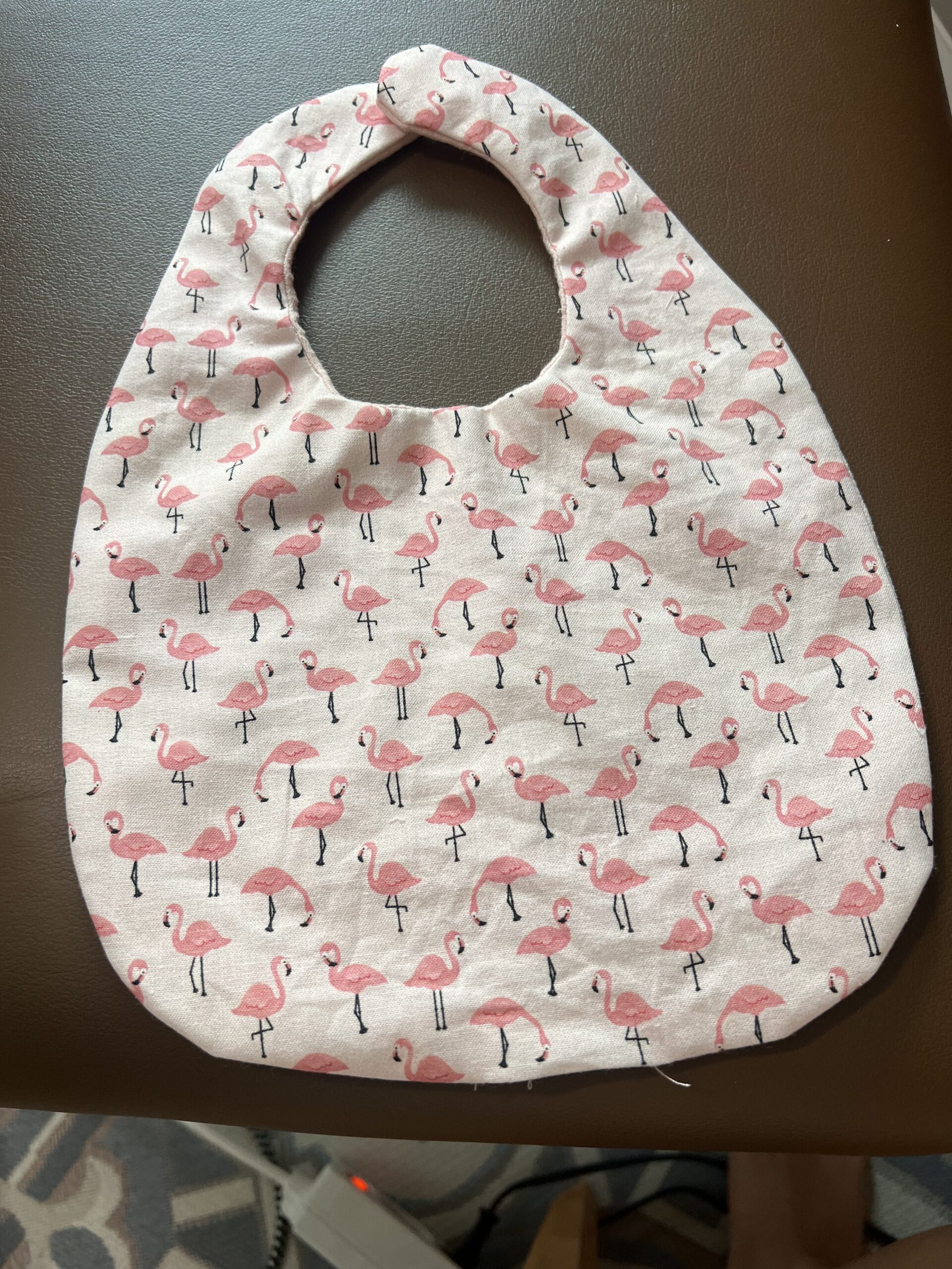 [DIY] How to Make Baby Bibs (Simple Pattern)